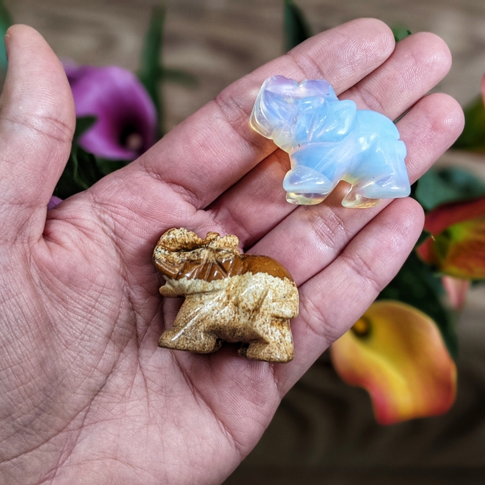 Metaphysical Healing Crystal Elephant Gemstone | Body Balance Gemstone - Picture 4 of 10